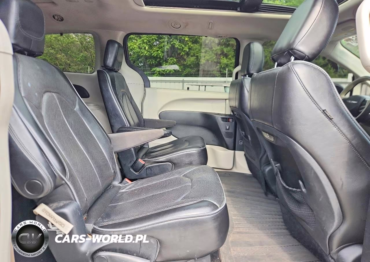 2018 Chrysler Pacifica Limited VIN:2C4RC1GG0JR273986 - 11