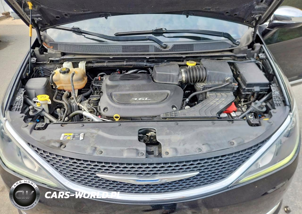 2018 Chrysler Pacifica Limited VIN:2C4RC1GG0JR273986 - 12