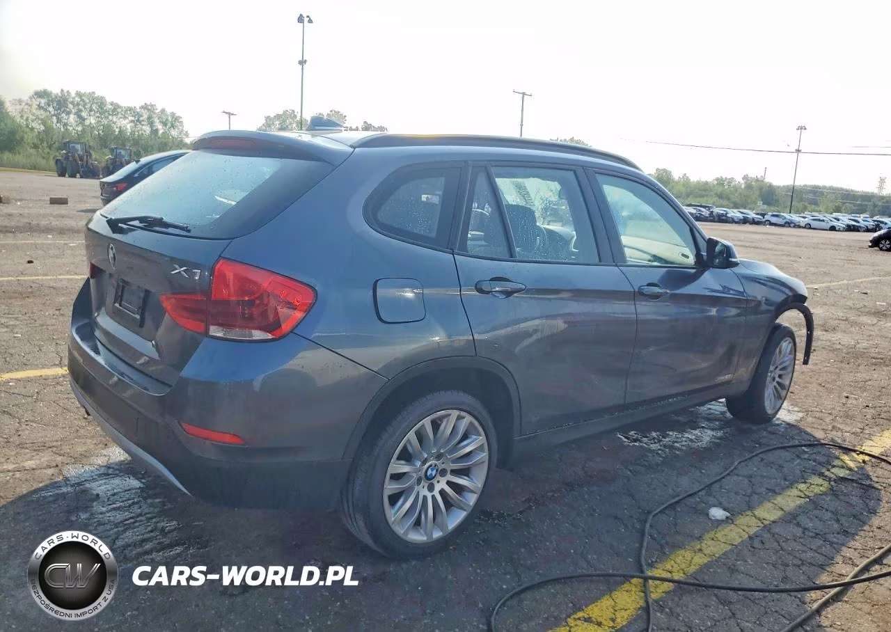 2014 BMW X1 xDrive28I VIN:WBAVL1C51EVY23523 - 3