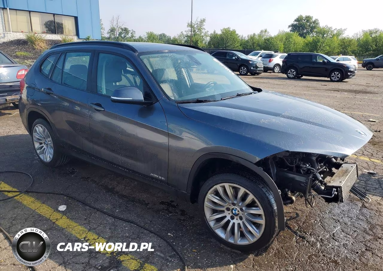 2014 BMW X1 xDrive28I VIN:WBAVL1C51EVY23523 - 4