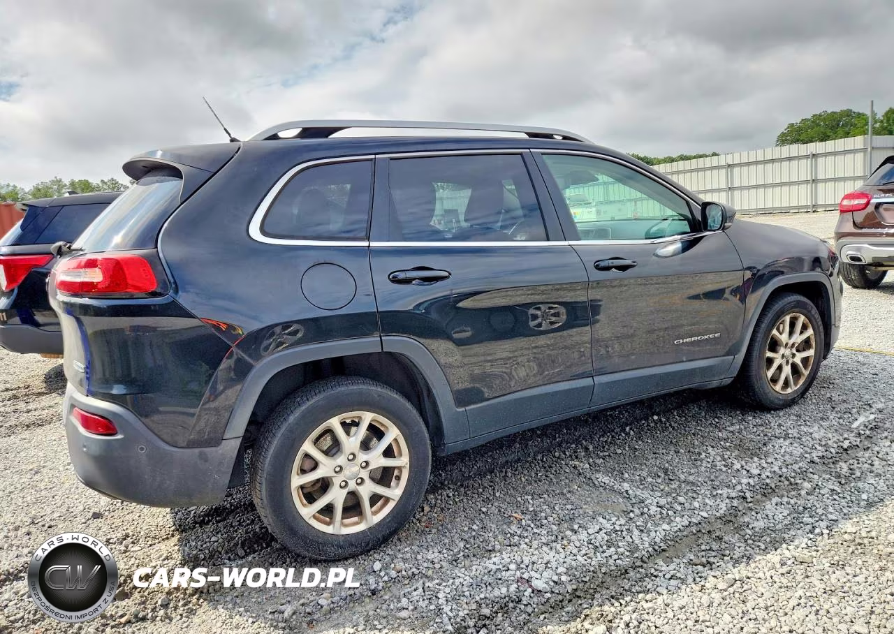 2014 Jeep Cherokee Latitude VIN:1C4PJLCS1EW104902 - 3