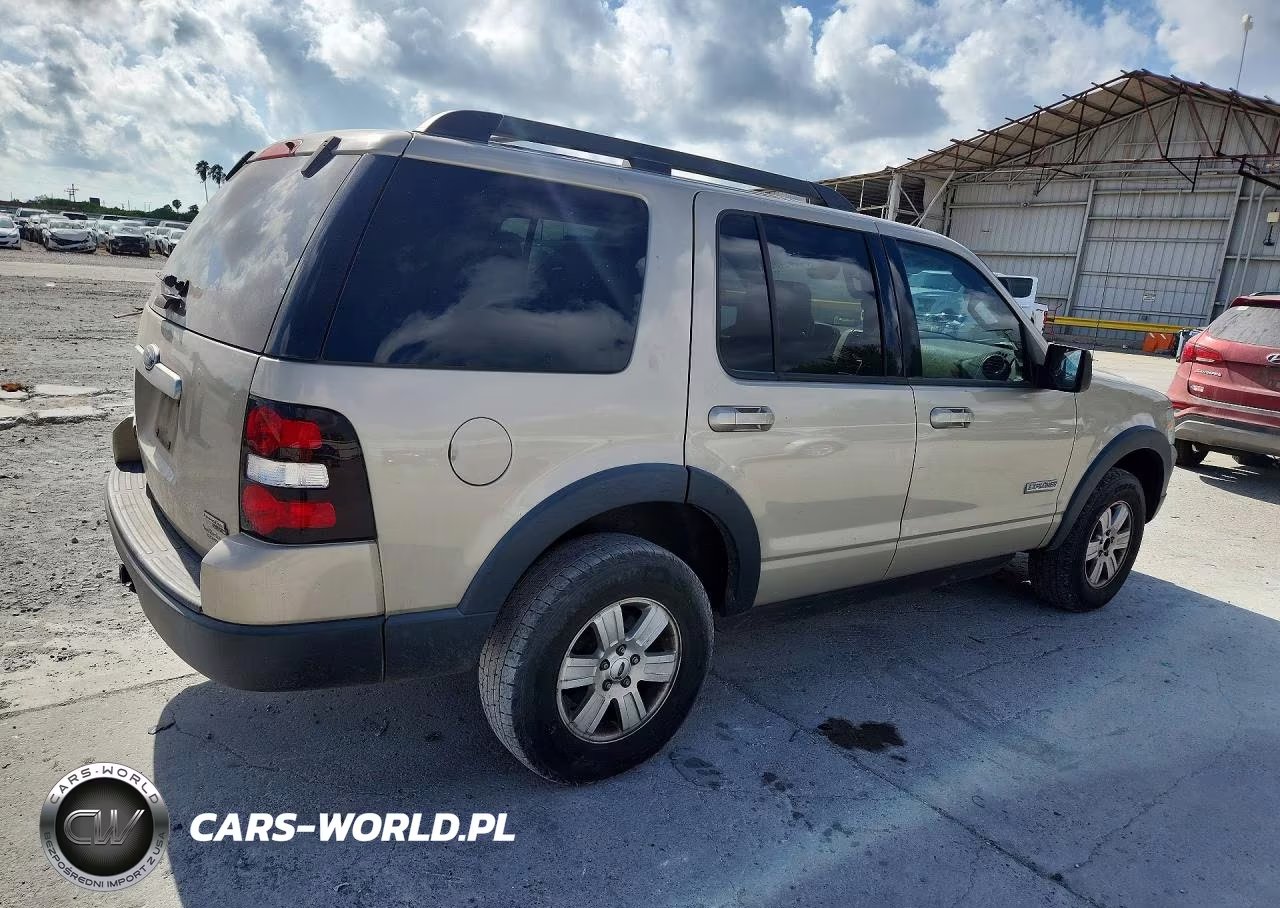 2007 Ford Explorer Xlt VIN:1FMEU63E47UB57954 - 3