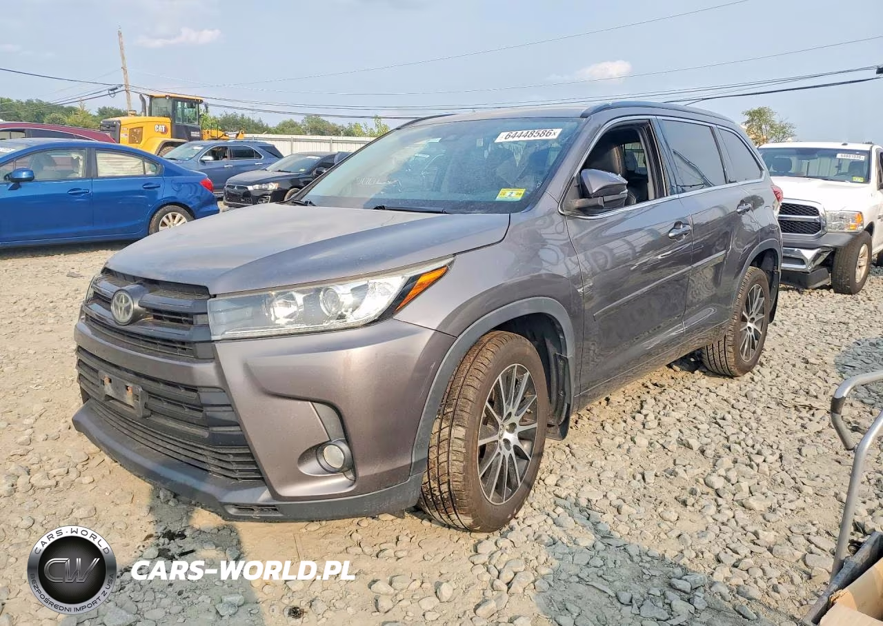 2017 Toyota Highlander Se