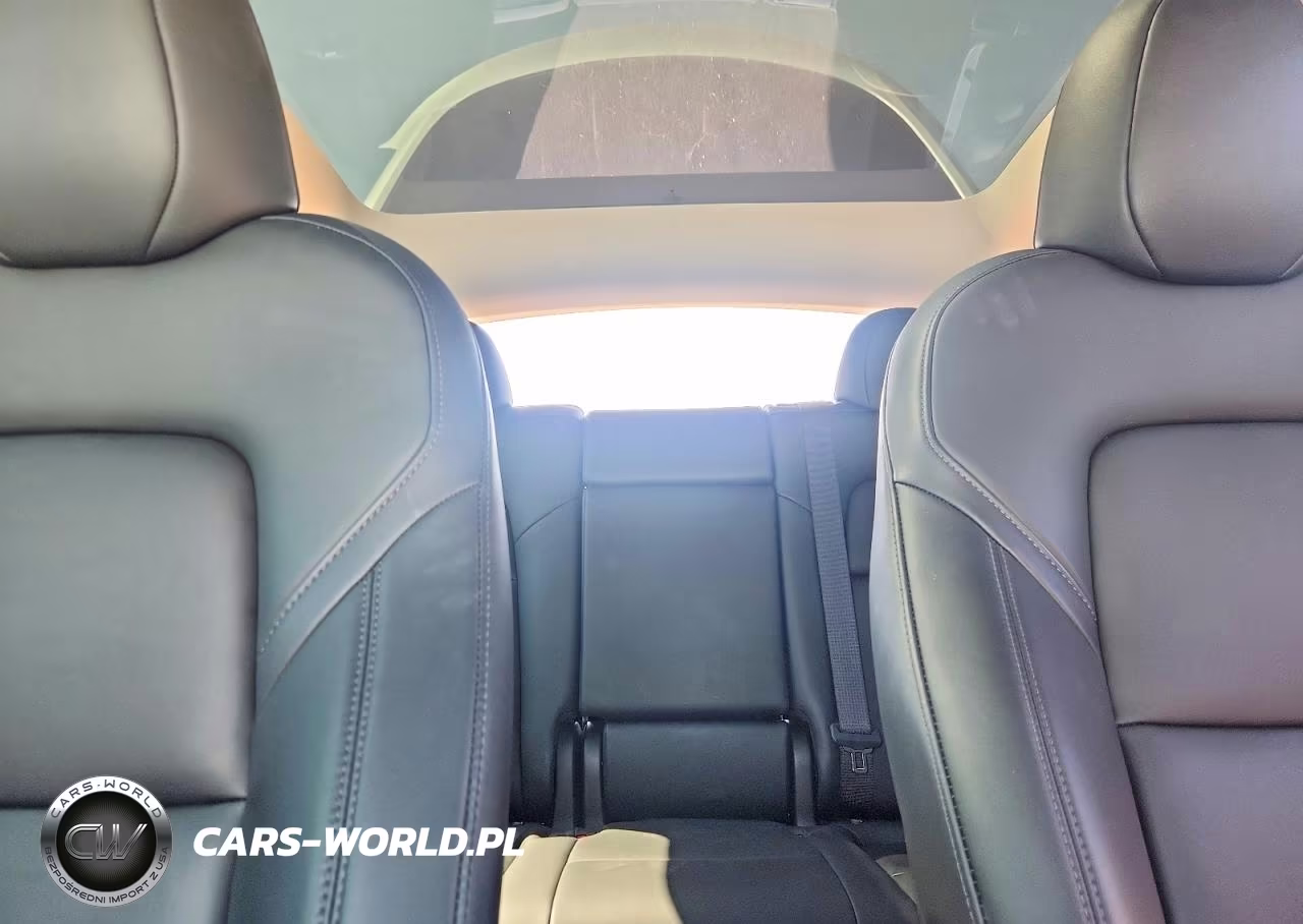 2023 Tesla Model Y VIN:7SAYGDEE9PA107750 - 10