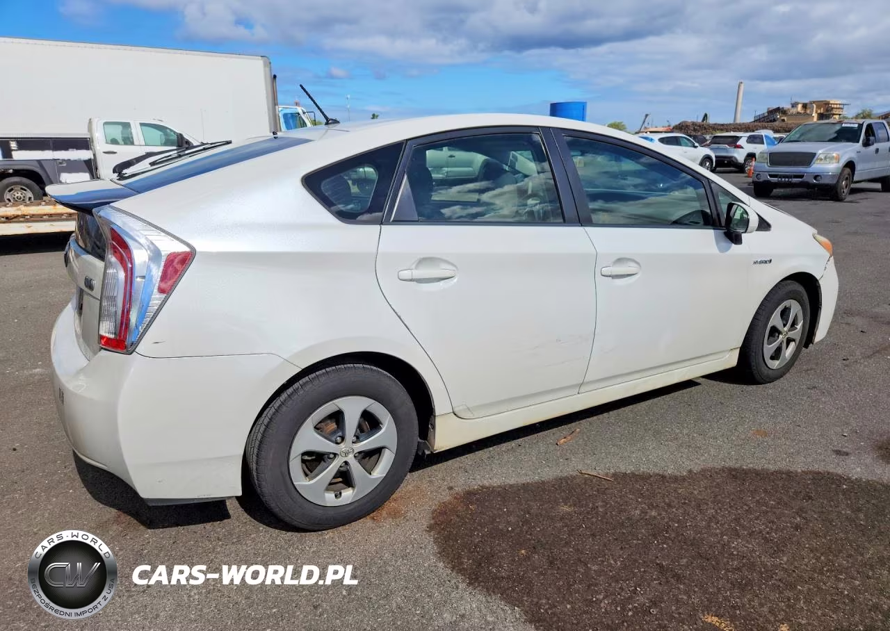 2012 Toyota Prius One VIN:JTDKN3DU9C5462377 - 3