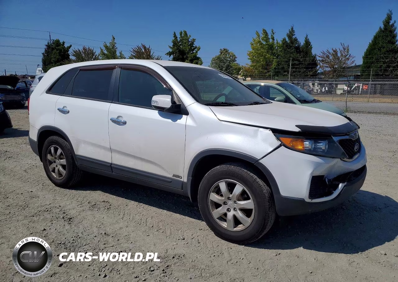 2011 Kia Sorento Lx VIN:5XYKTCA17BG007422 - 4