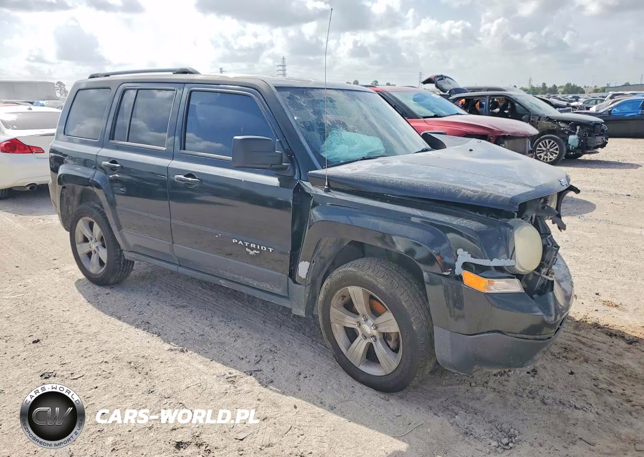 2014 Jeep Patriot Latitude VIN:1C4NJRFB7ED542082 - 4