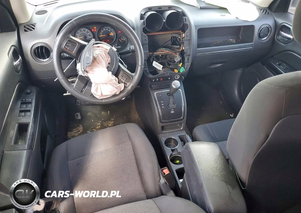 2014 Jeep Patriot Latitude VIN:1C4NJRFB7ED542082 - 8