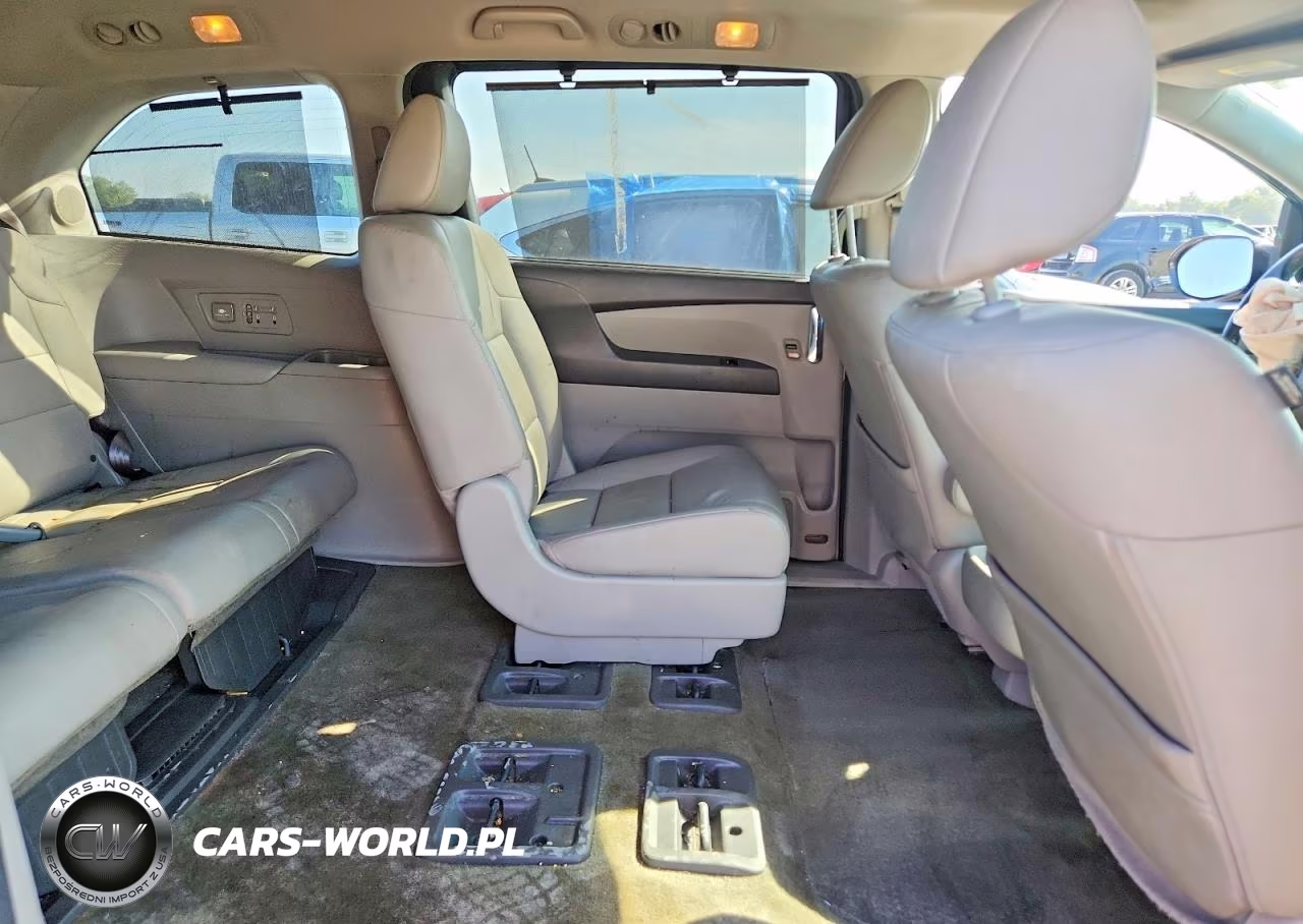 2016 Honda Odyssey Touring VIN:5FNRL5H91GB027962 - 11
