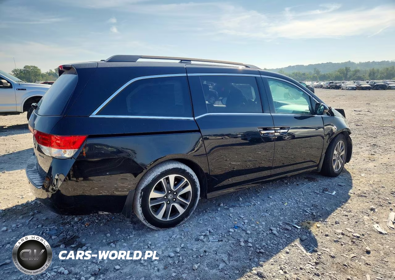 2016 Honda Odyssey Touring VIN:5FNRL5H91GB027962 - 3