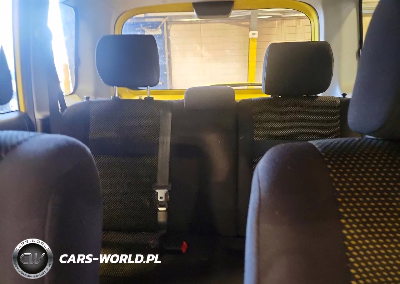 2005 Scion Xb Base VIN:JTLKT324754015438 - 10