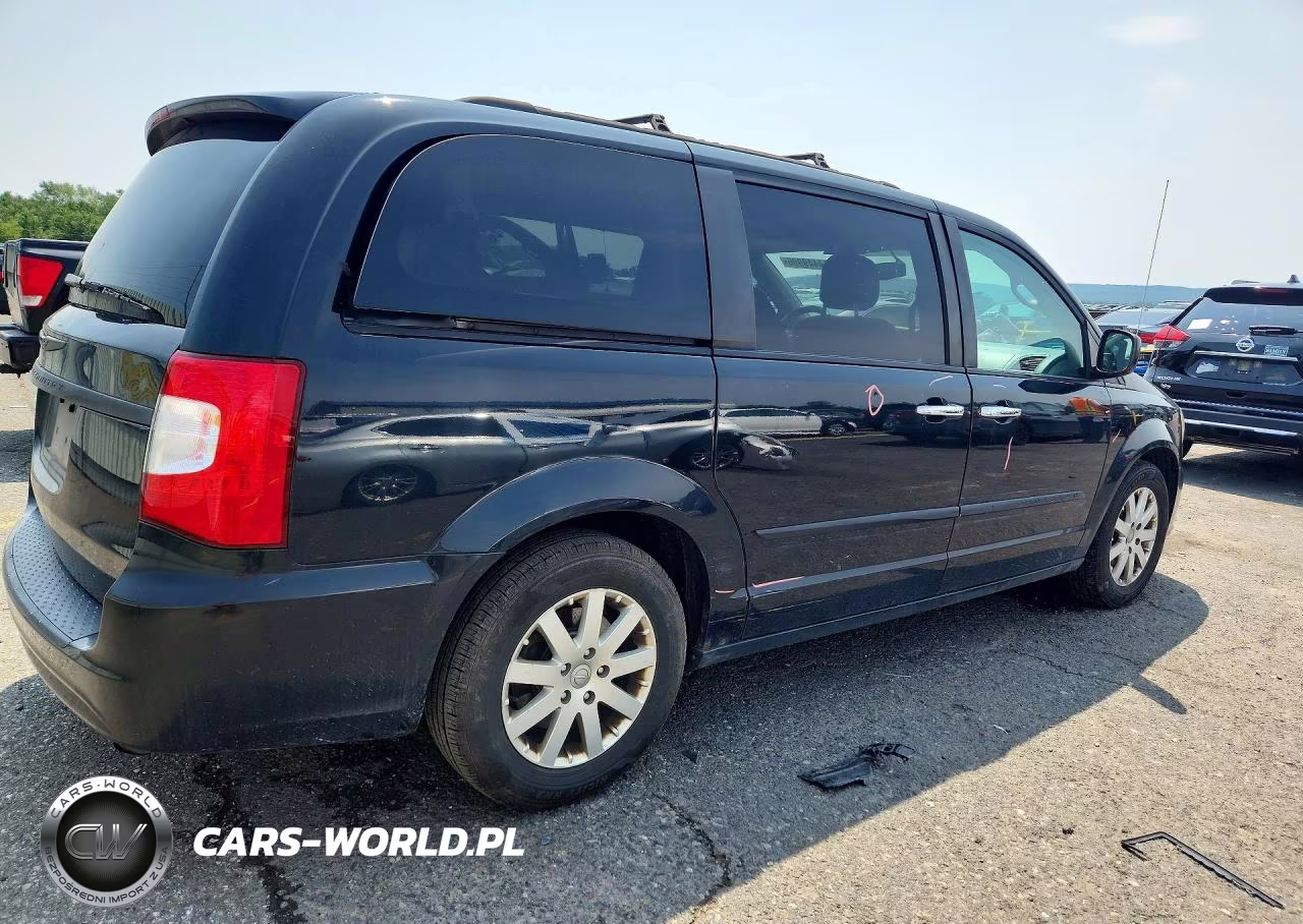 2015 Chrysler Town & Country Touring VIN:2C4RC1BG2FR664636 - 3