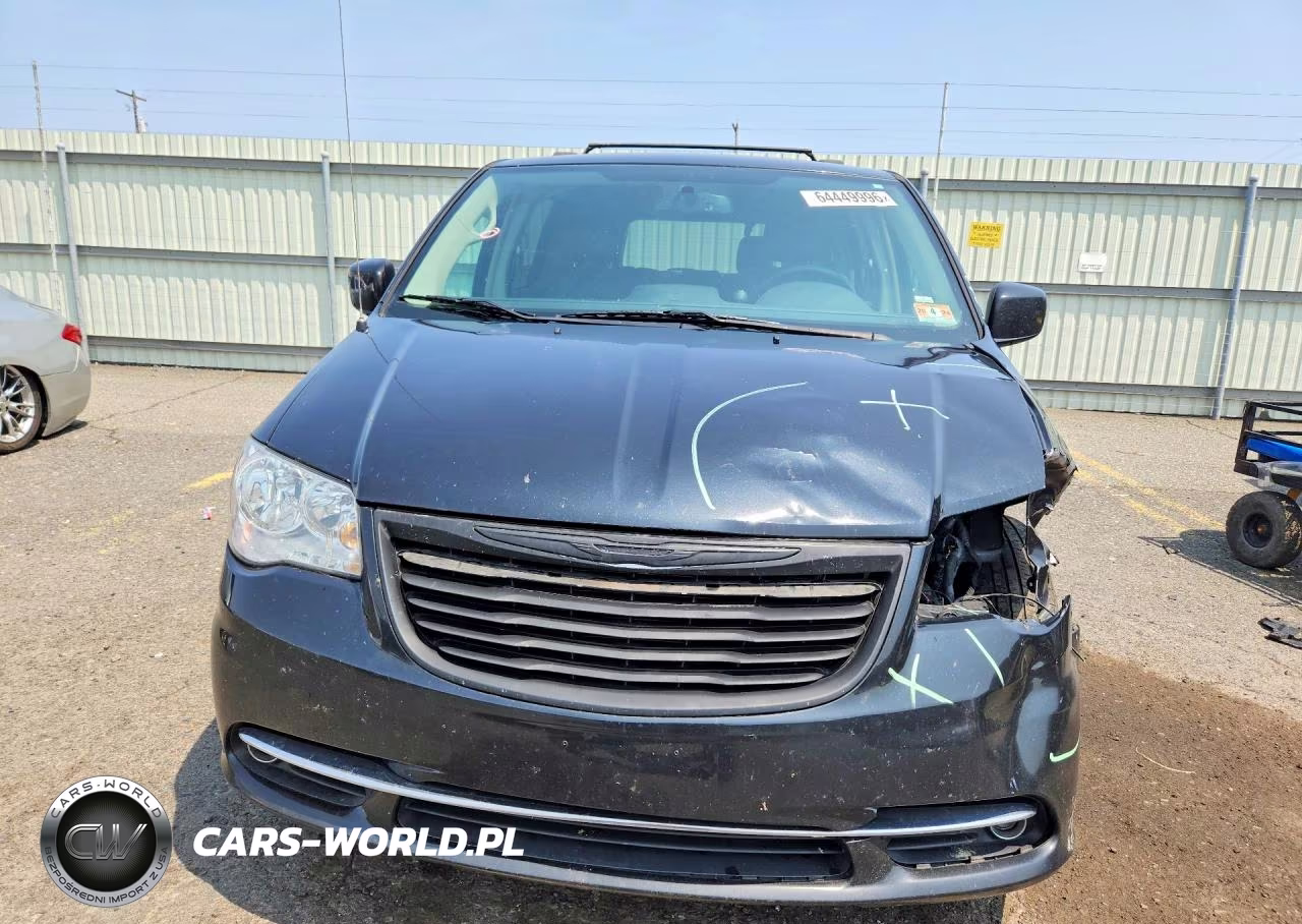 2015 Chrysler Town & Country Touring VIN:2C4RC1BG2FR664636 - 5
