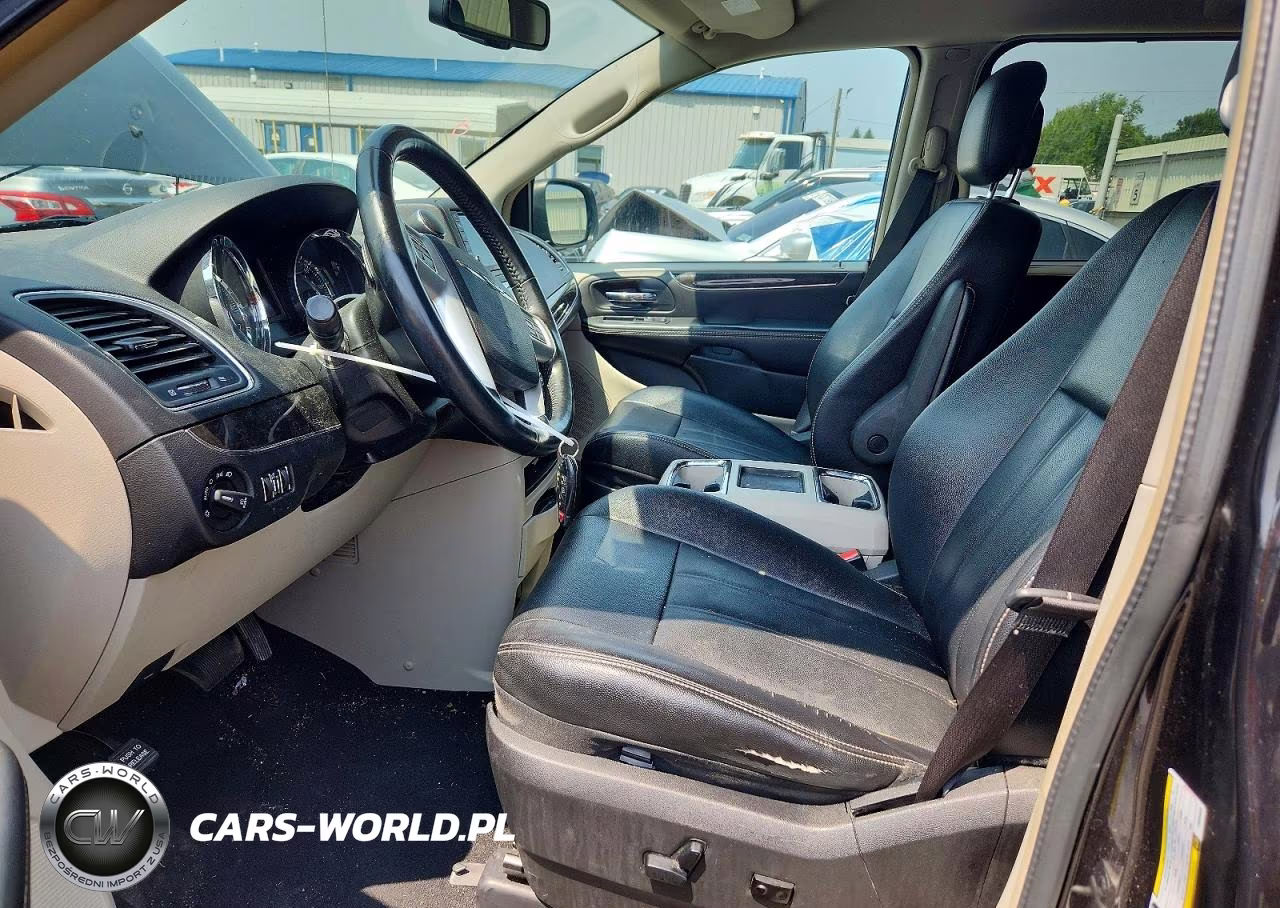 2015 Chrysler Town & Country Touring VIN:2C4RC1BG2FR664636 - 7