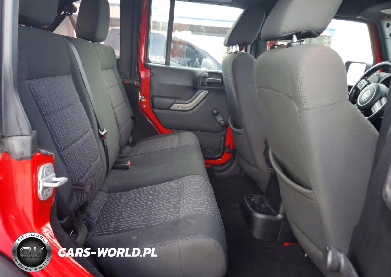 2012 Jeep Wrangler Unlimited Sport VIN:1C4BJWDG4CL261389 - 11