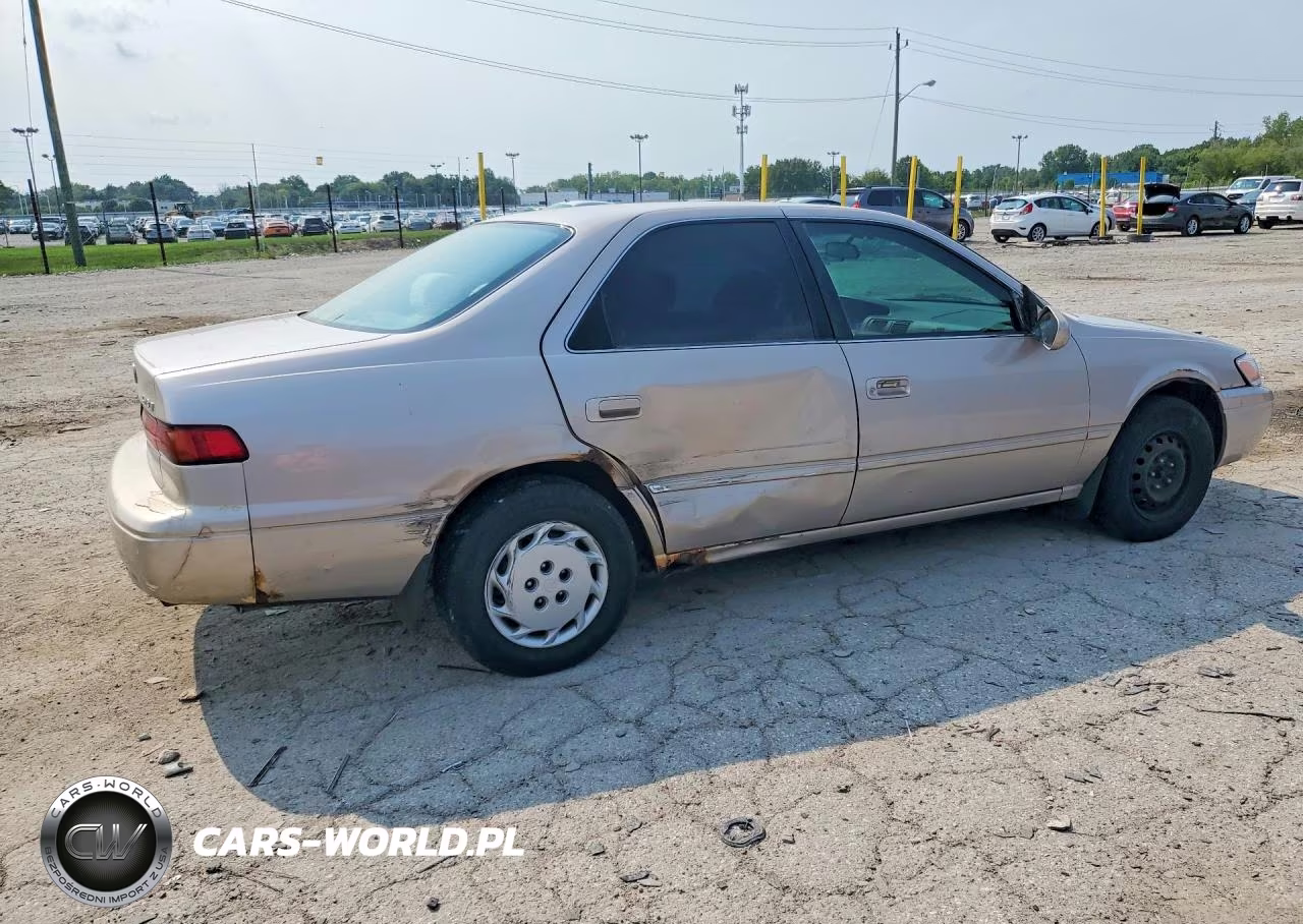 1999 Toyota Camry Le VIN:4T1BG22K9XU484313 - 3