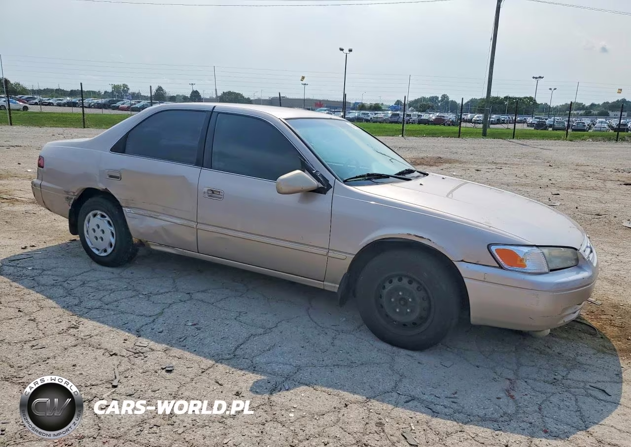 1999 Toyota Camry Le VIN:4T1BG22K9XU484313 - 4