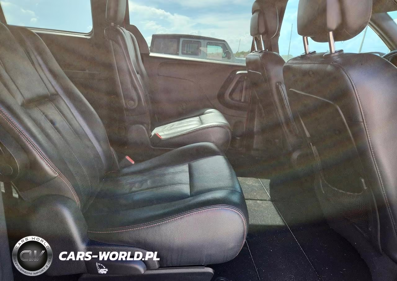 2011 Dodge Grand Caravan R-T VIN:2D4RN7DG3BR696664 - 11