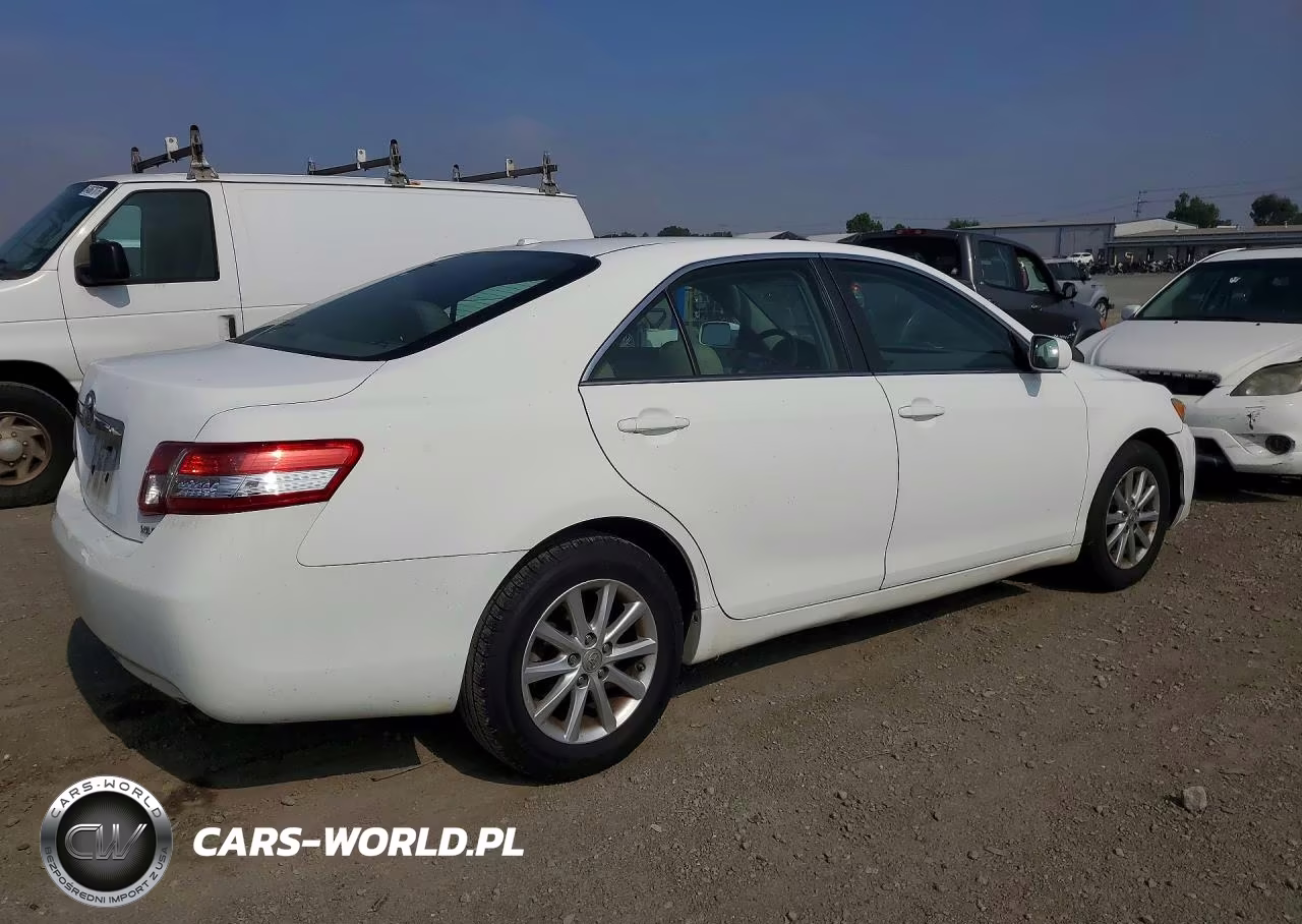 2011 Toyota Camry Xle VIN:4T1BF3EK1BU756947 - 3