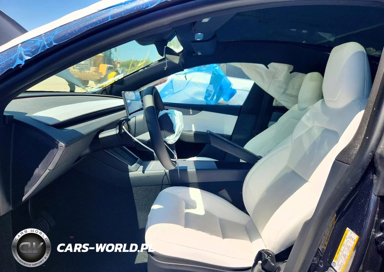 2026 Tesla Model Y VIN:7SAYGDEEXTA693837 - 7