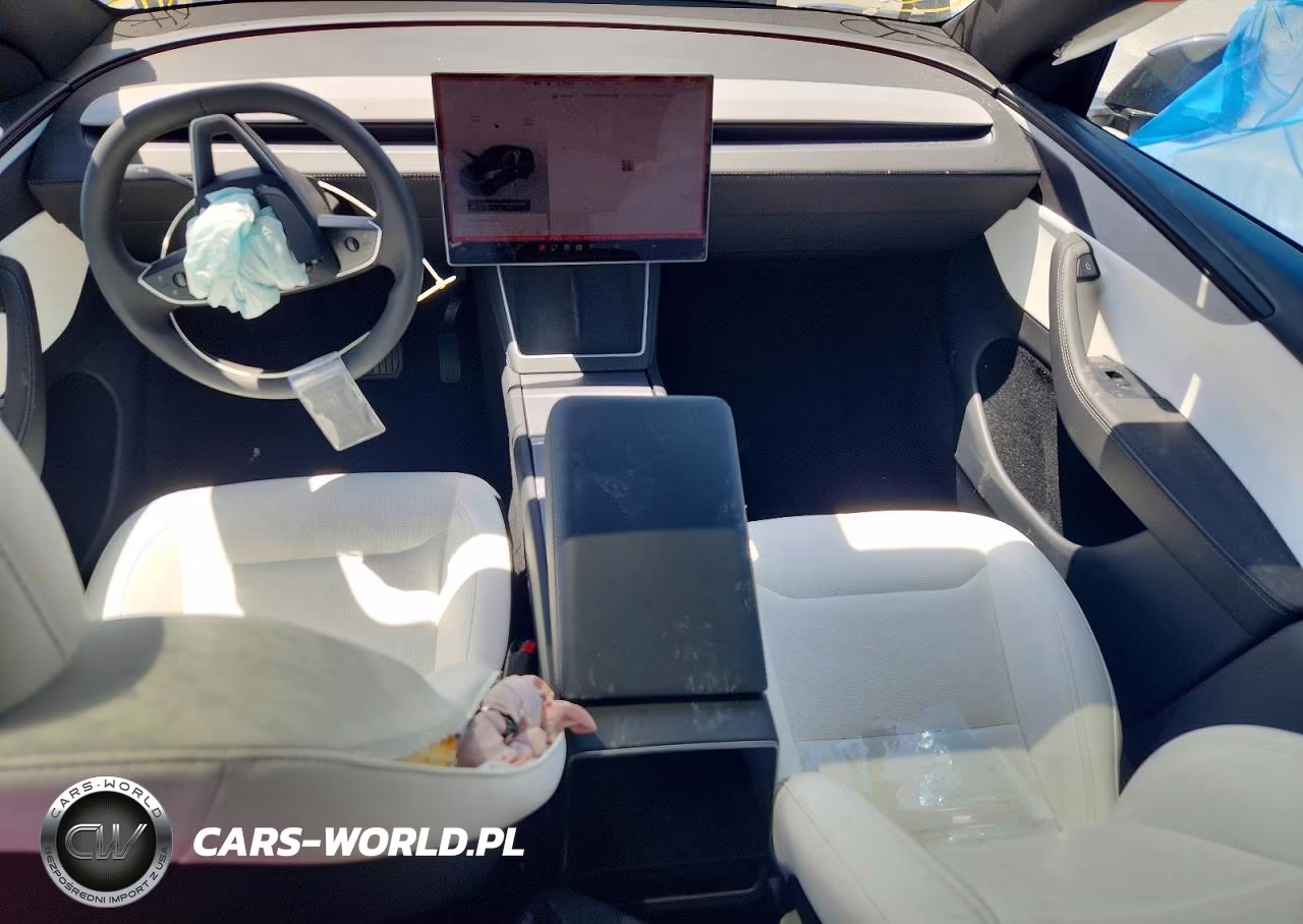 2026 Tesla Model Y VIN:7SAYGDEEXTA693837 - 8