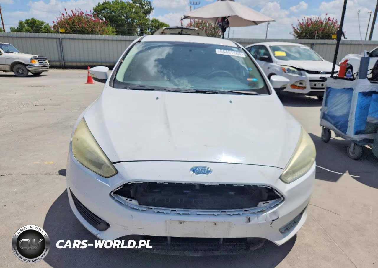 2015 Ford Focus Se VIN:1FADP3K24FL262890 - 5