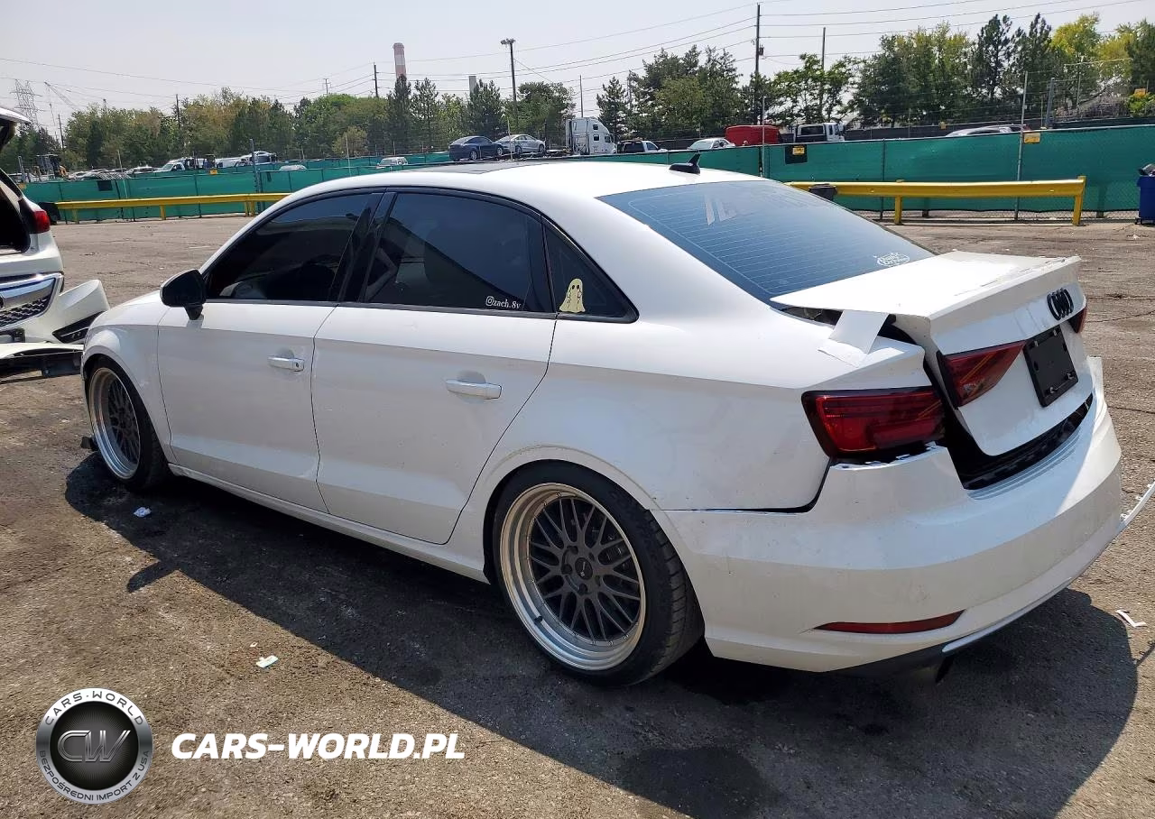 2018 Audi A3 Premium VIN:WAUB8GFFXJ1047633 - 2