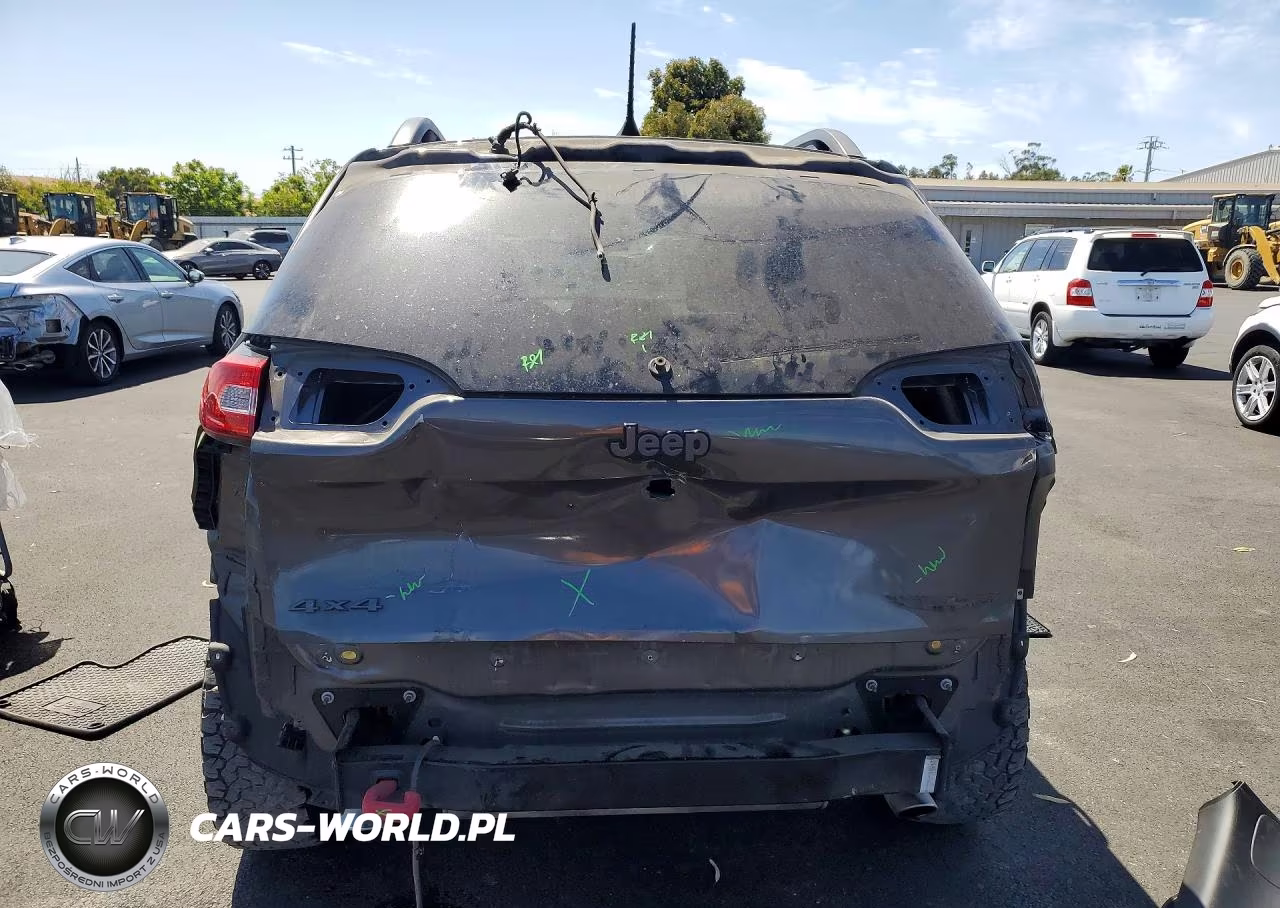 2018 Jeep Cherokee Trailhawk VIN:1C4PJMBX7JD610338 - 6
