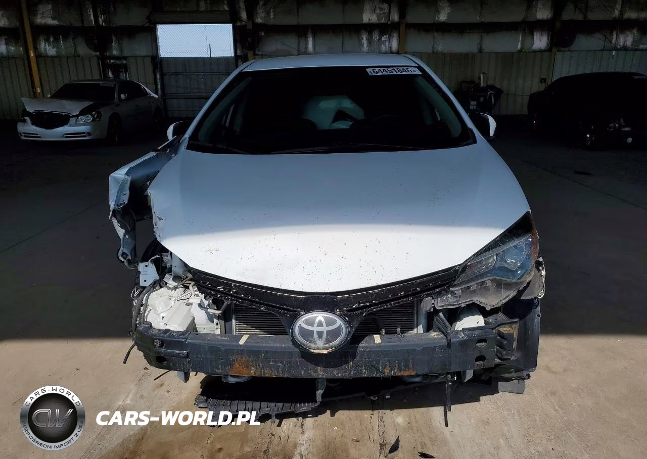 2018 Toyota Corolla Le VIN:2T1BURHE0JC974005 - 5