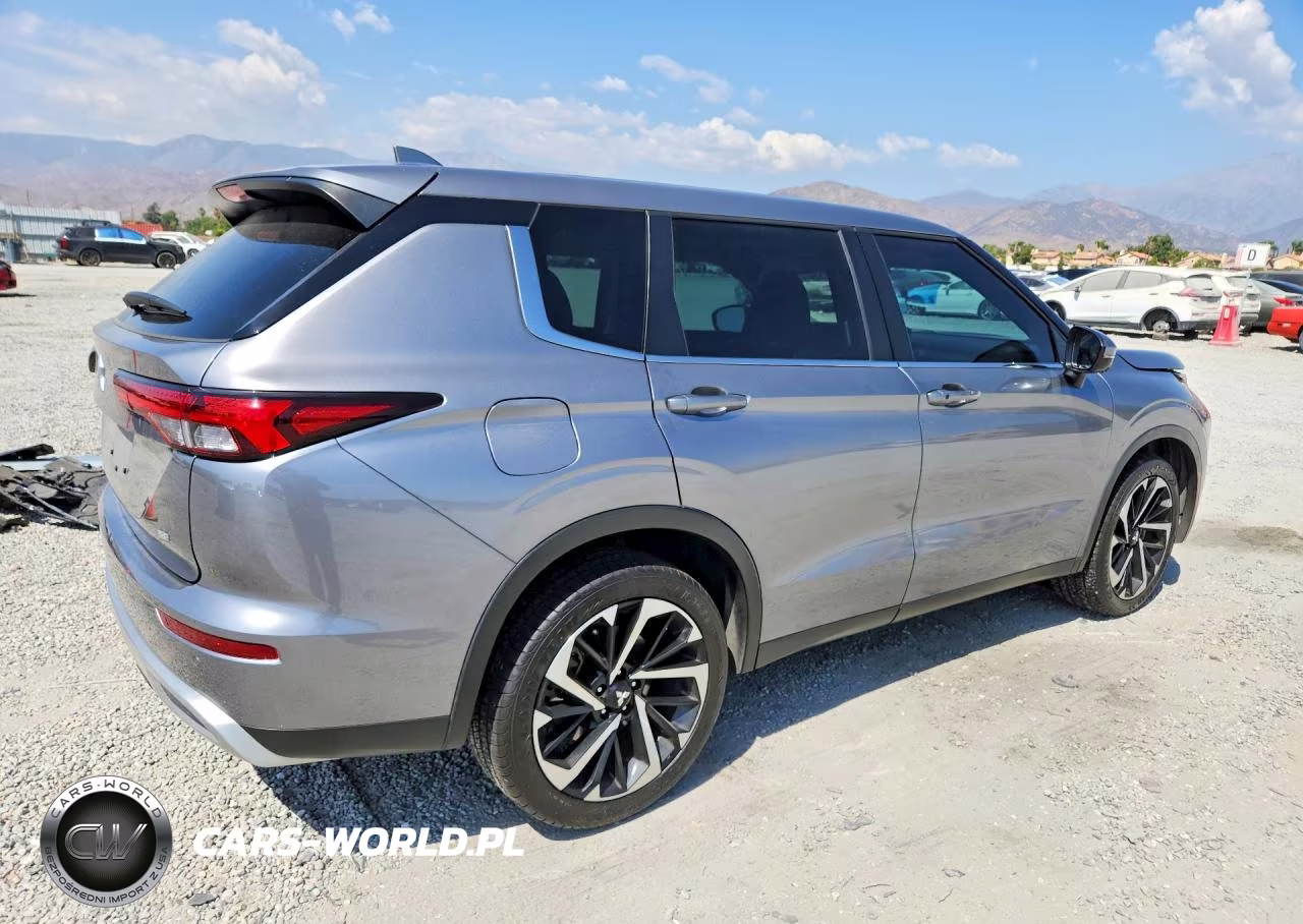 2022 Mitsubishi Outlander Se VIN:JA4J3UA89NZ050481 - 3
