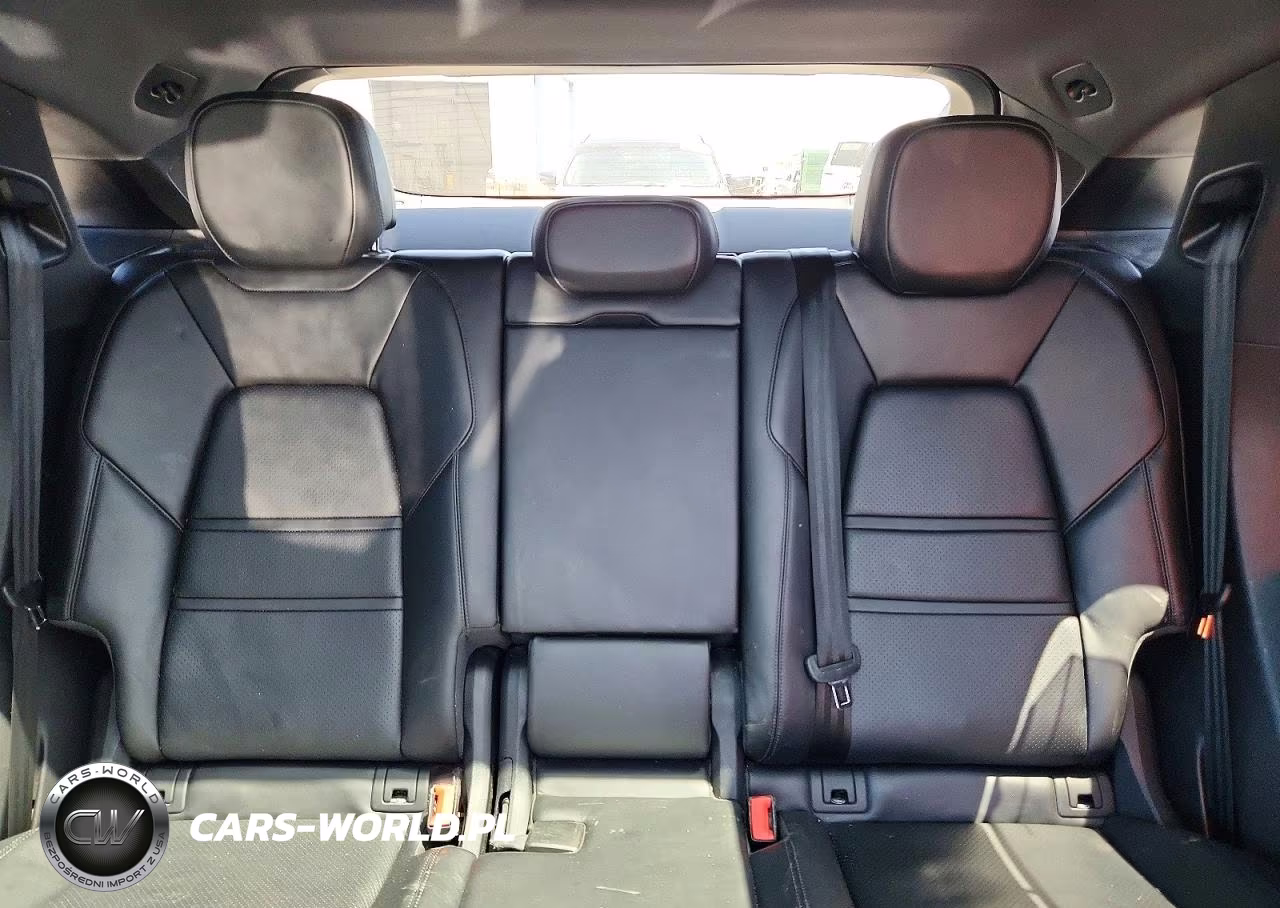 2020 Porsche Cayenne Coupe VIN:WP1BA2AY1LDA46857 - 10