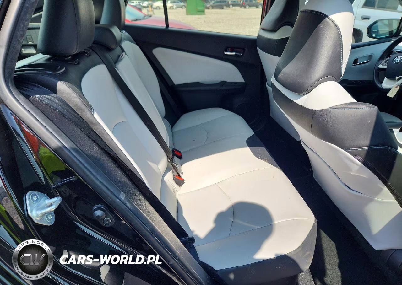 2017 Toyota Prius Four VIN:JTDKARFU6H3051307 - 10