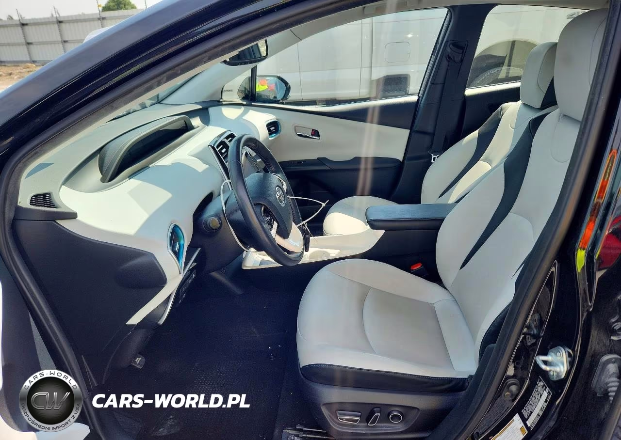2017 Toyota Prius Four VIN:JTDKARFU6H3051307 - 7
