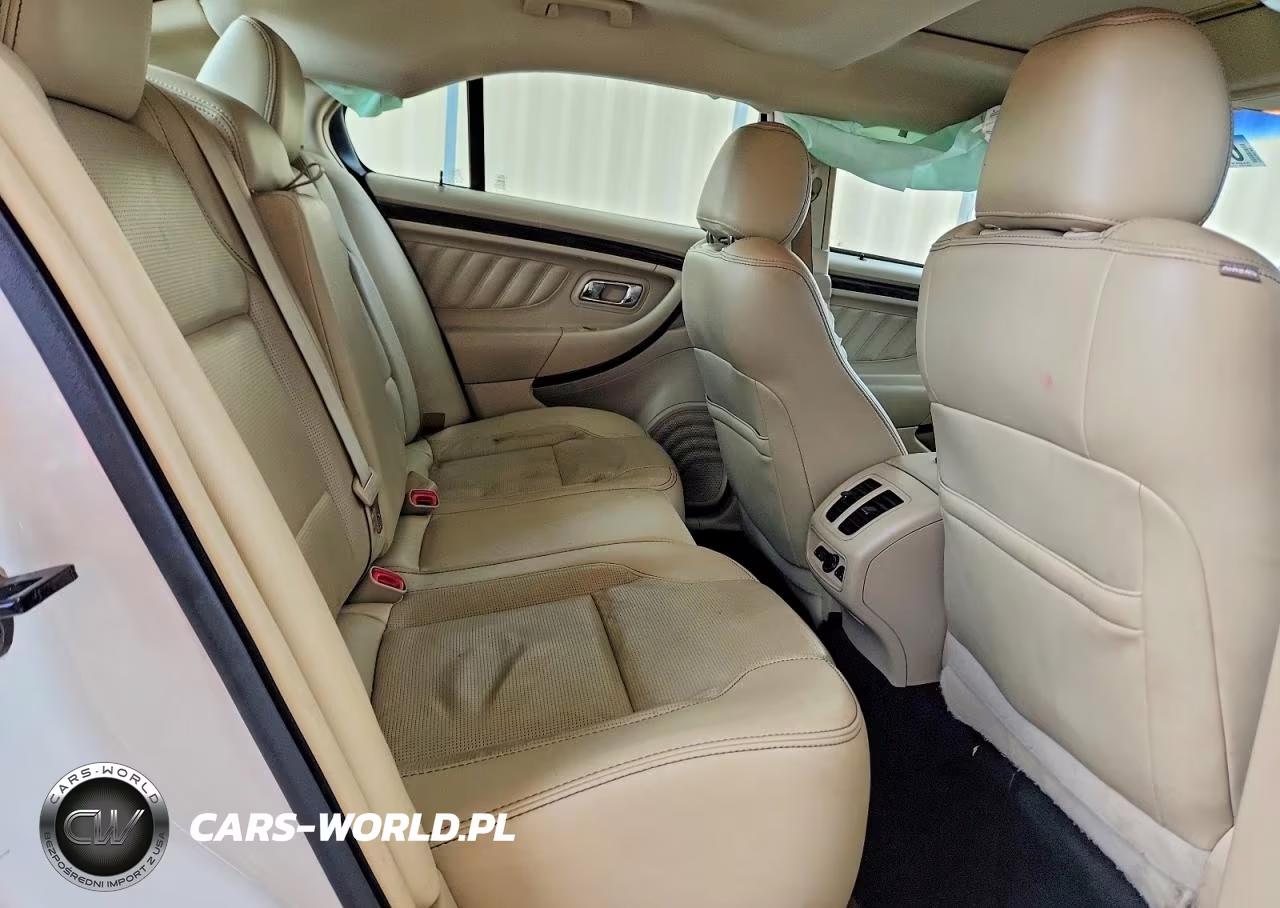 2018 Ford Taurus Limited VIN:1FAHP2F82JG135437 - 10