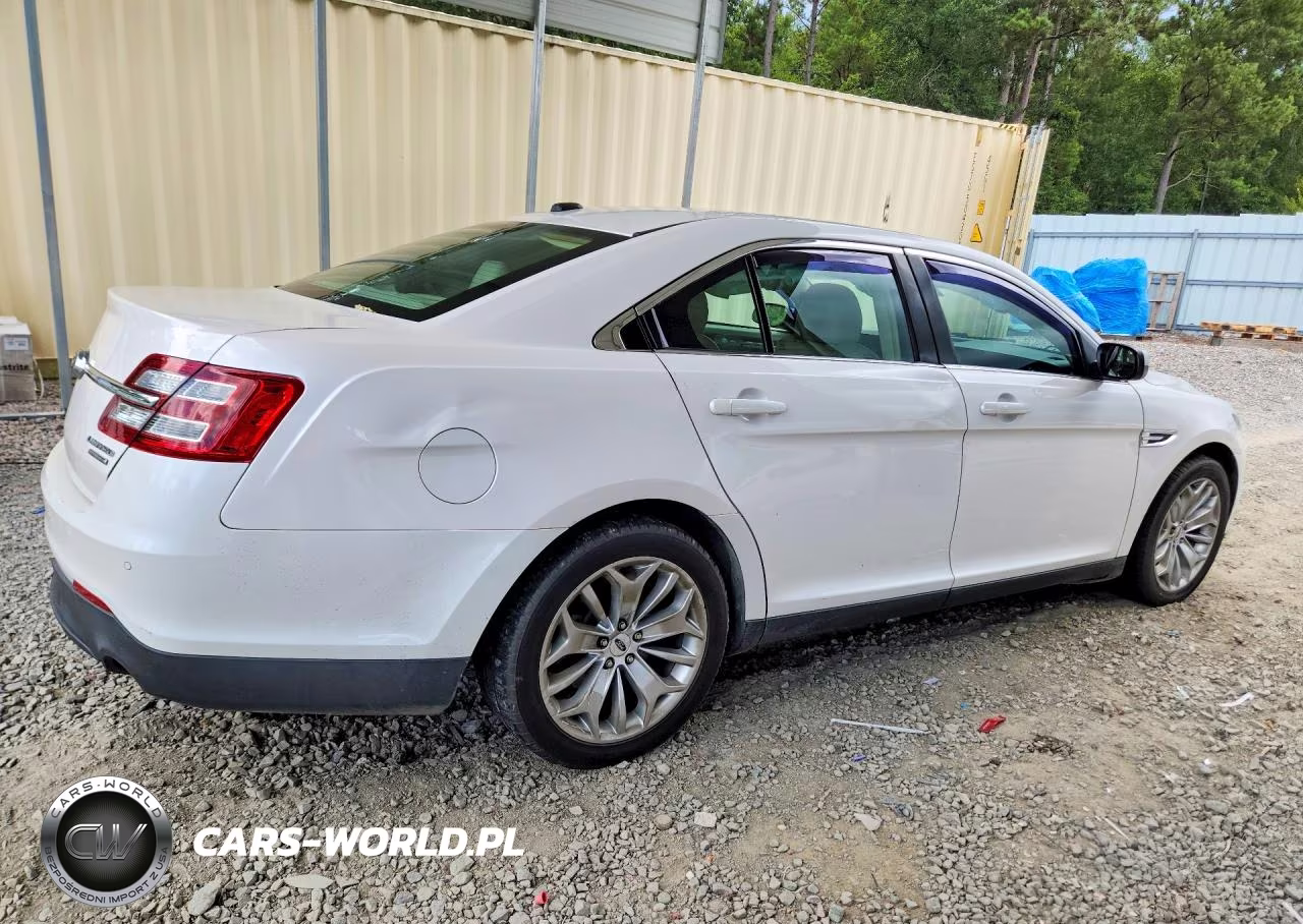 2018 Ford Taurus Limited VIN:1FAHP2F82JG135437 - 3