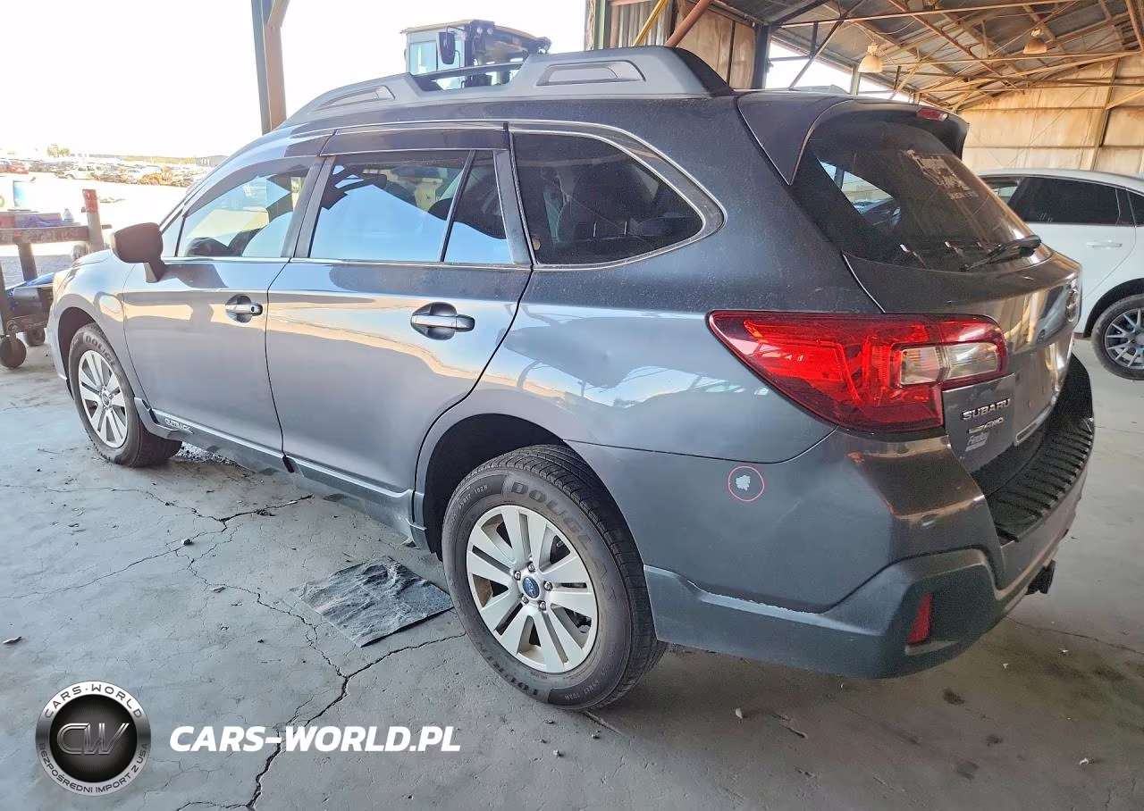 2018 Subaru Outback 2.5I VIN:4S4BSAAC0J3307410 - 2