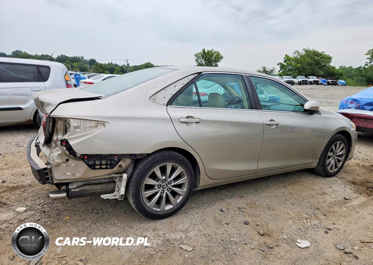 2016 Toyota Camry Xle VIN:4T4BF1FK8GR549794 - 3