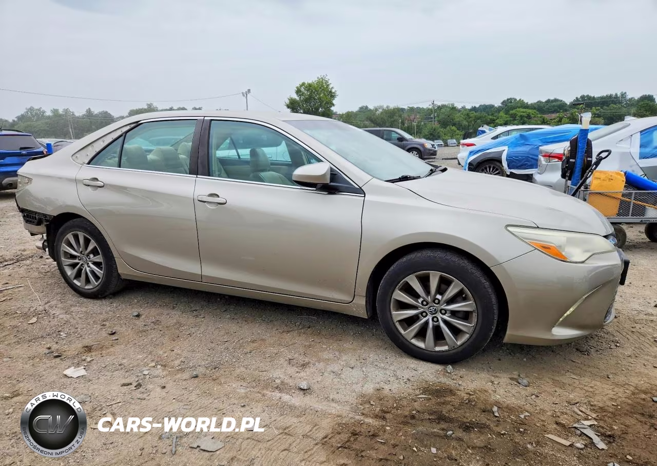 2016 Toyota Camry Xle VIN:4T4BF1FK8GR549794 - 4