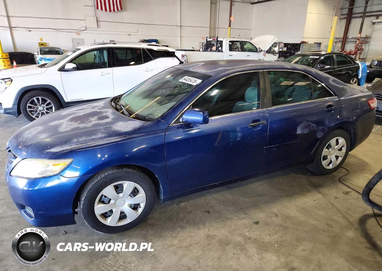 2010 Toyota Camry Base – zdjęcie 1 z 12