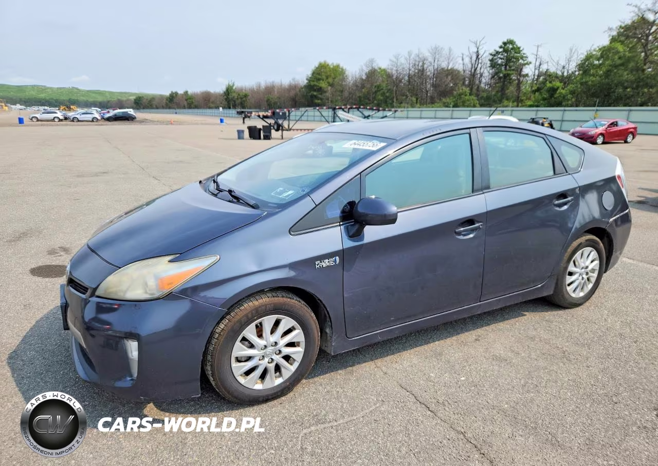 2014 Toyota Prius Plug-In Hybrid Base – zdjęcie 1 z 12