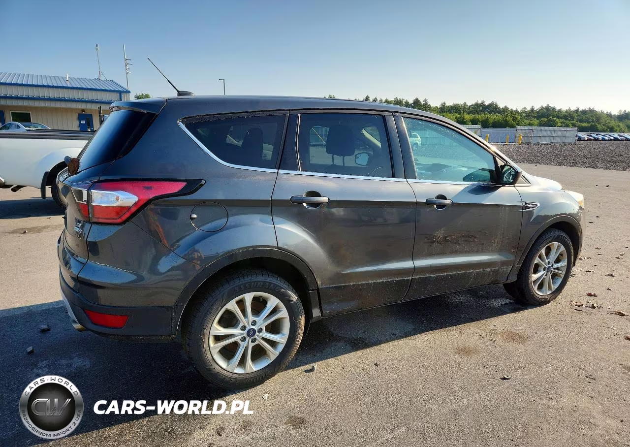 2017 Ford Escape Se VIN:1FMCU9GD5HUB11660 - 3