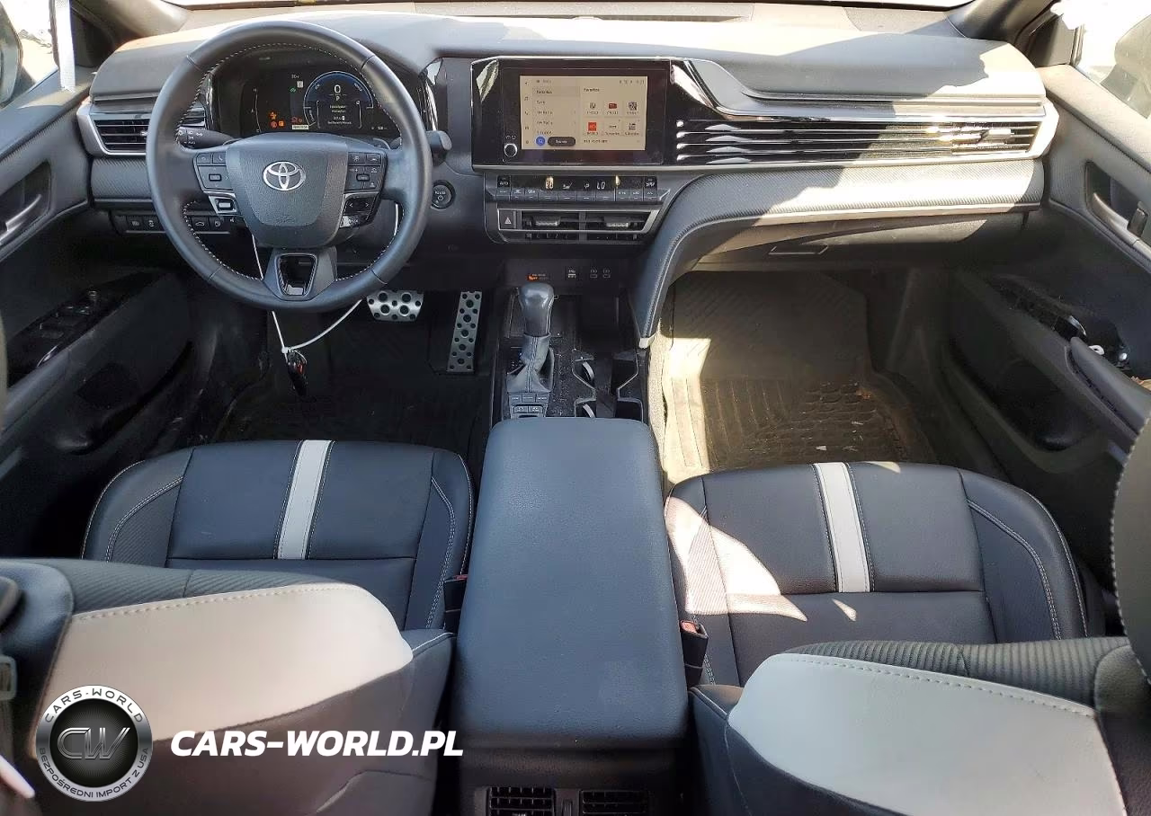 2025 Toyota Camry Se VIN:4T1DAACKXSU631542 - 8
