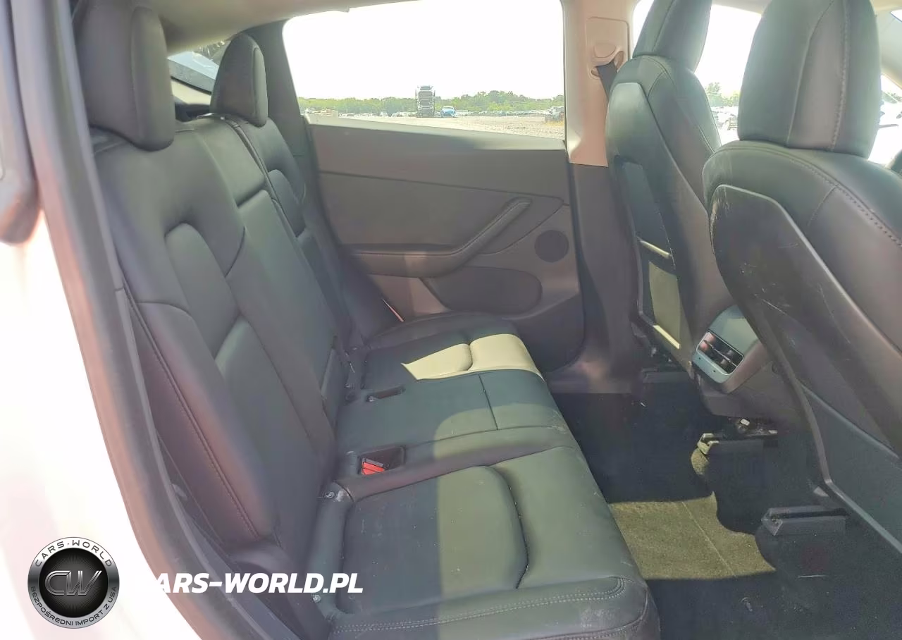 2020 Tesla Model Y VIN:5YJYGDEF5LF003551 - 10