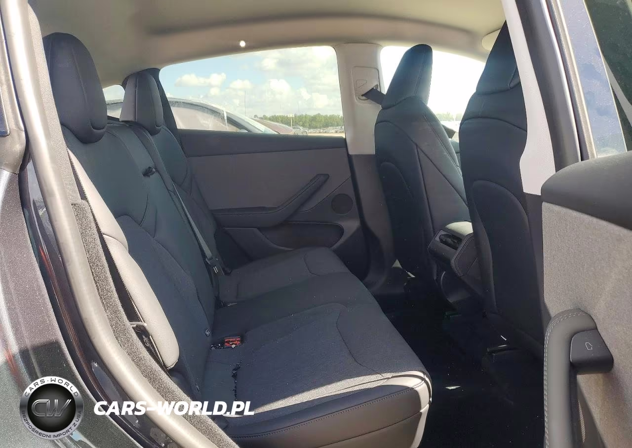 2026 Tesla Model Y VIN:7SAYGDED8TA596322 - 11