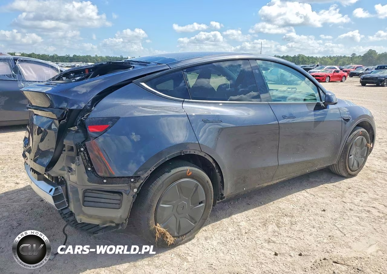 2026 Tesla Model Y VIN:7SAYGDED8TA596322 - 3