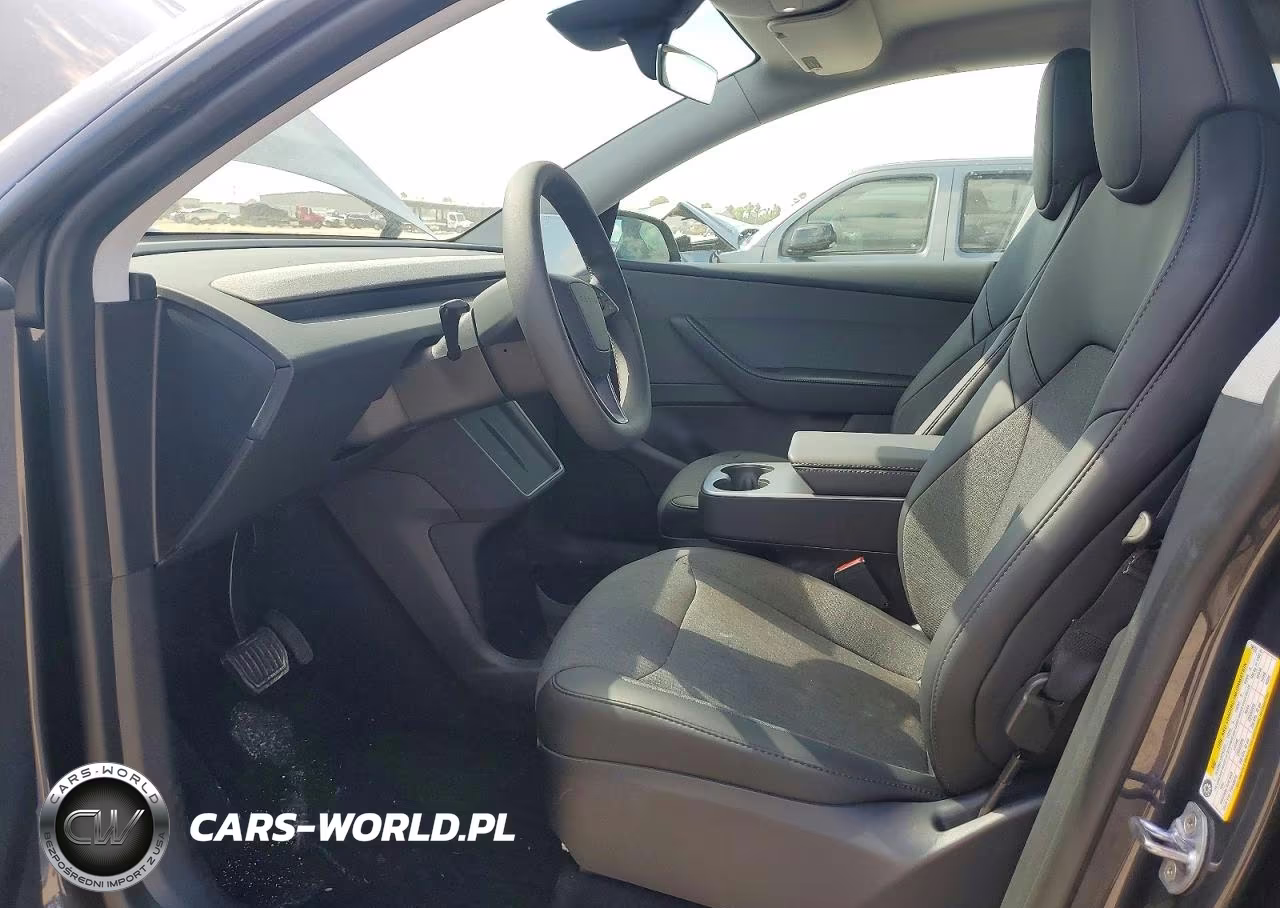 2026 Tesla Model Y VIN:7SAYGDED8TA596322 - 7
