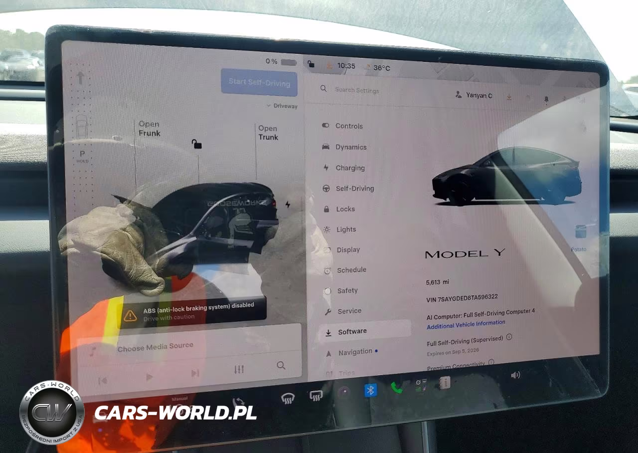 2026 Tesla Model Y VIN:7SAYGDED8TA596322 - 9