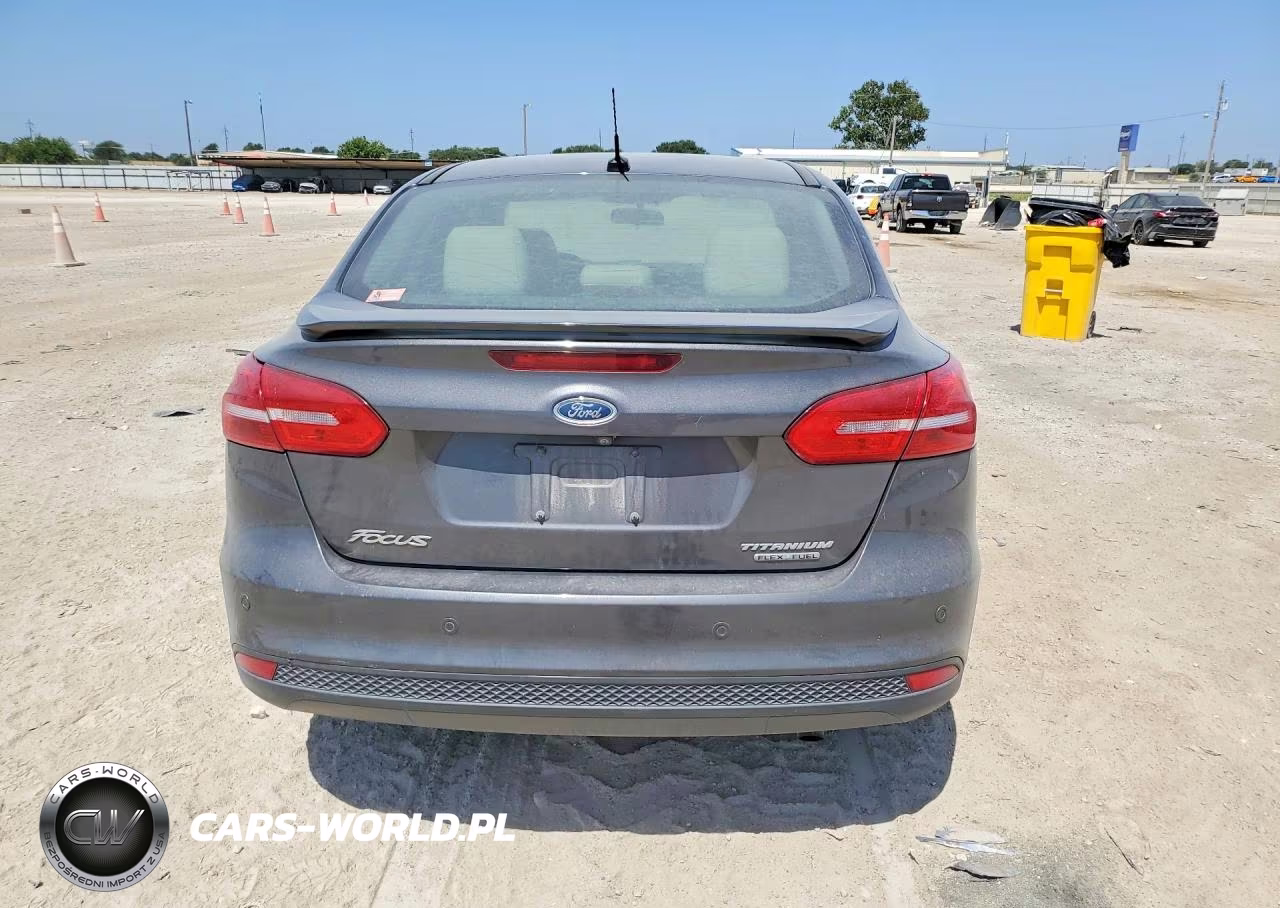 2015 Ford Focus Titanium VIN:1FADP3J23FL328041 - 6