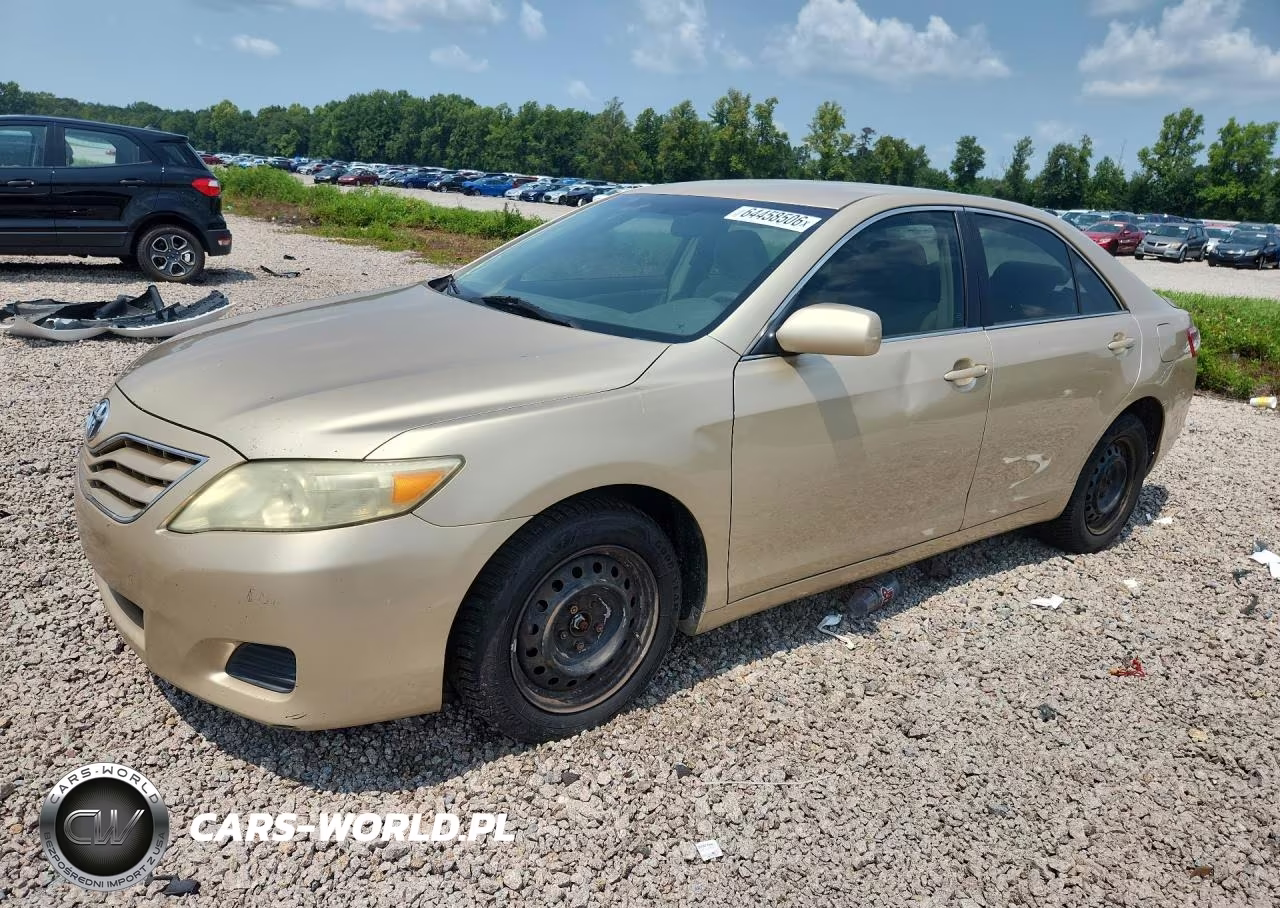 2011 Toyota Camry Le – zdjęcie 1 z 12