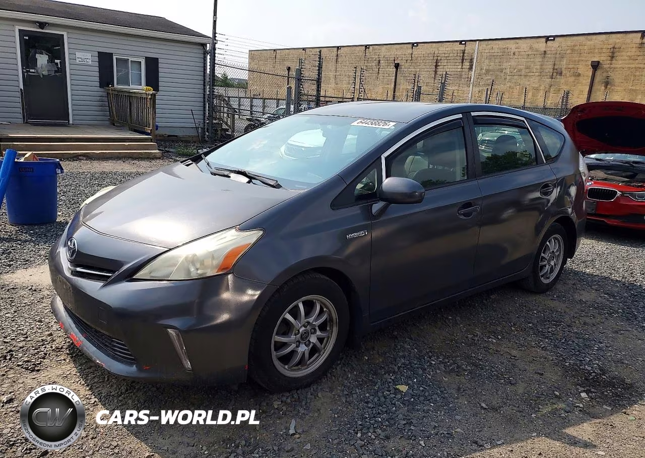 2013 Toyota Prius V Two – zdjęcie 1 z 12